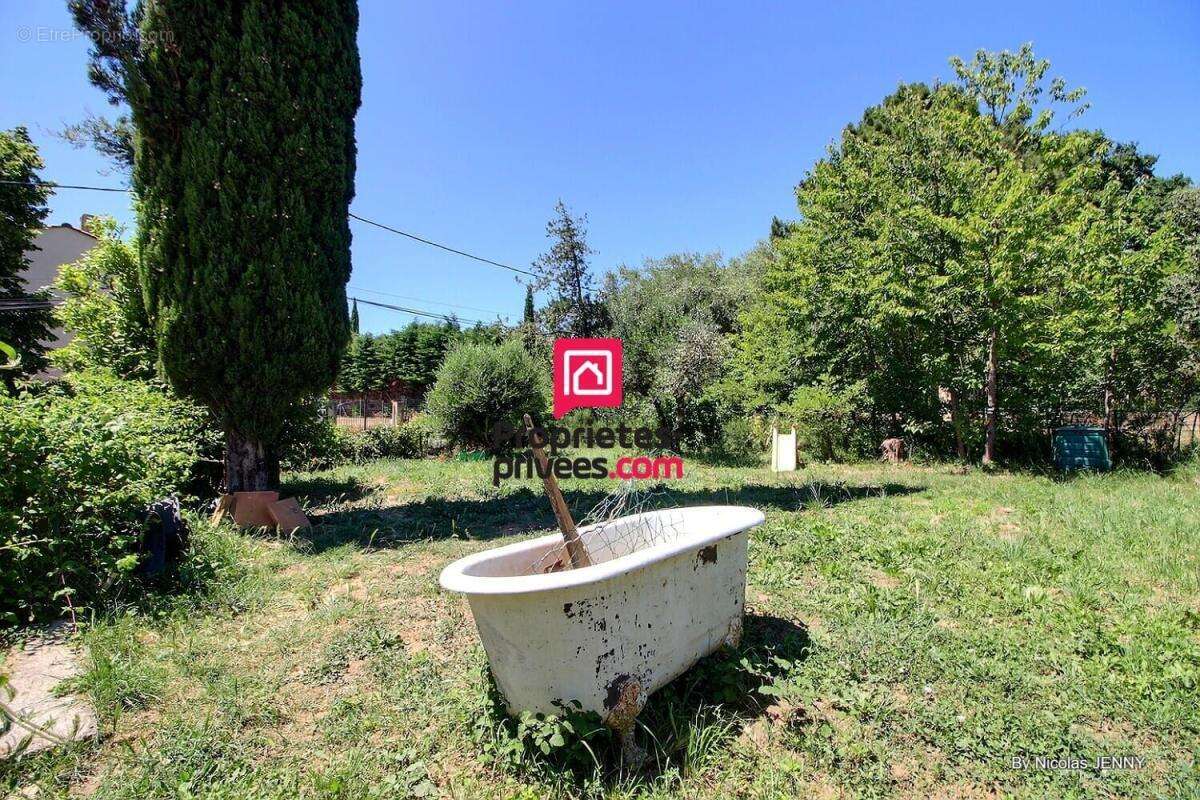 Maison à SUZE-LA-ROUSSE