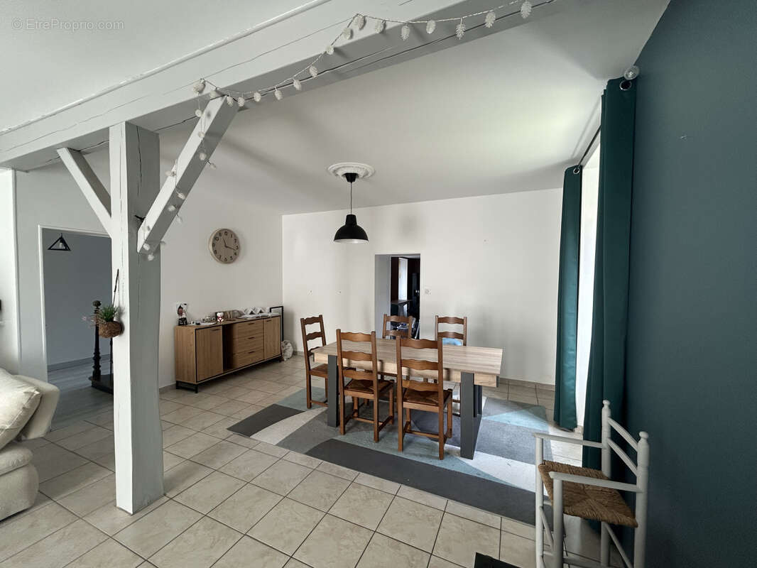 Maison à MAUSSAC