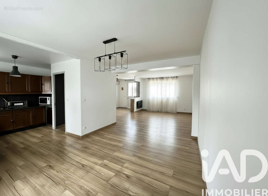 Photo 5 - Maison à JUILLY