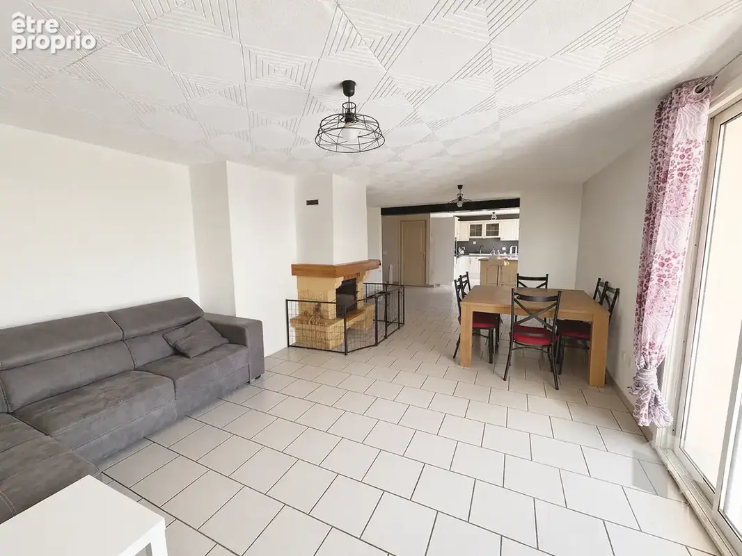 LE TEIL, maison de 160 m2 avec piscine - photo 5
