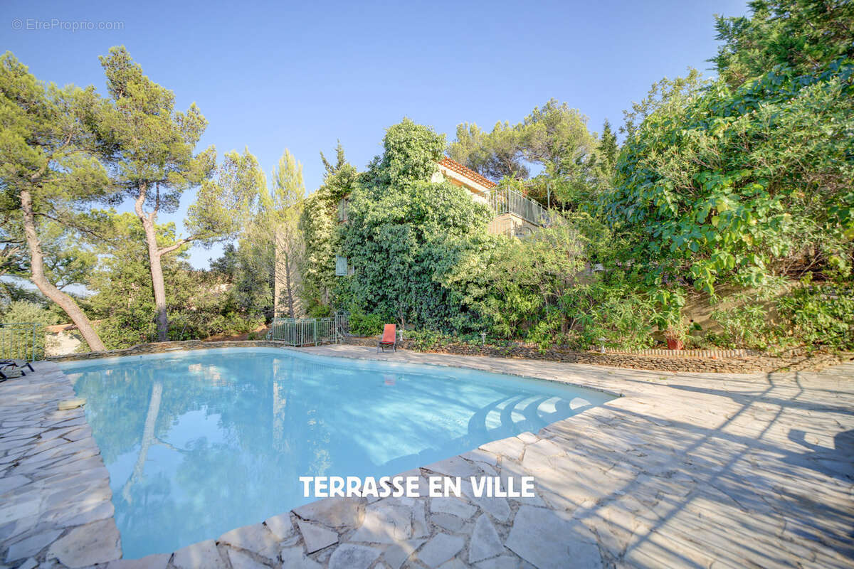 Peypin - villa t6 - 160 m2 - terrain 2000 m2 - piscine- garage - 599 000 € - photo 3