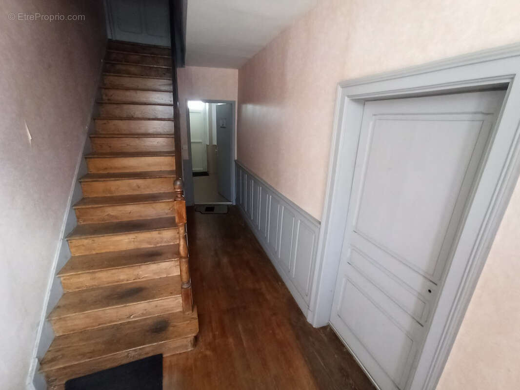 Commerce à AIXE-SUR-VIENNE