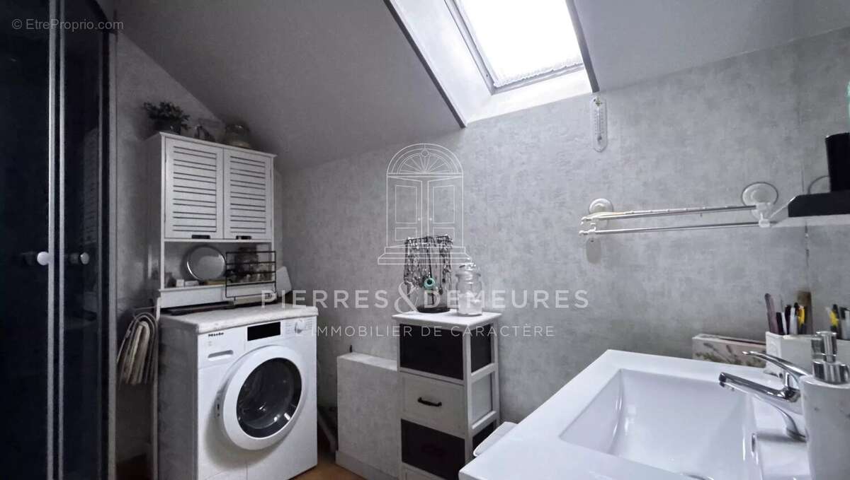 Fermette renovee avec dependances - photo 9