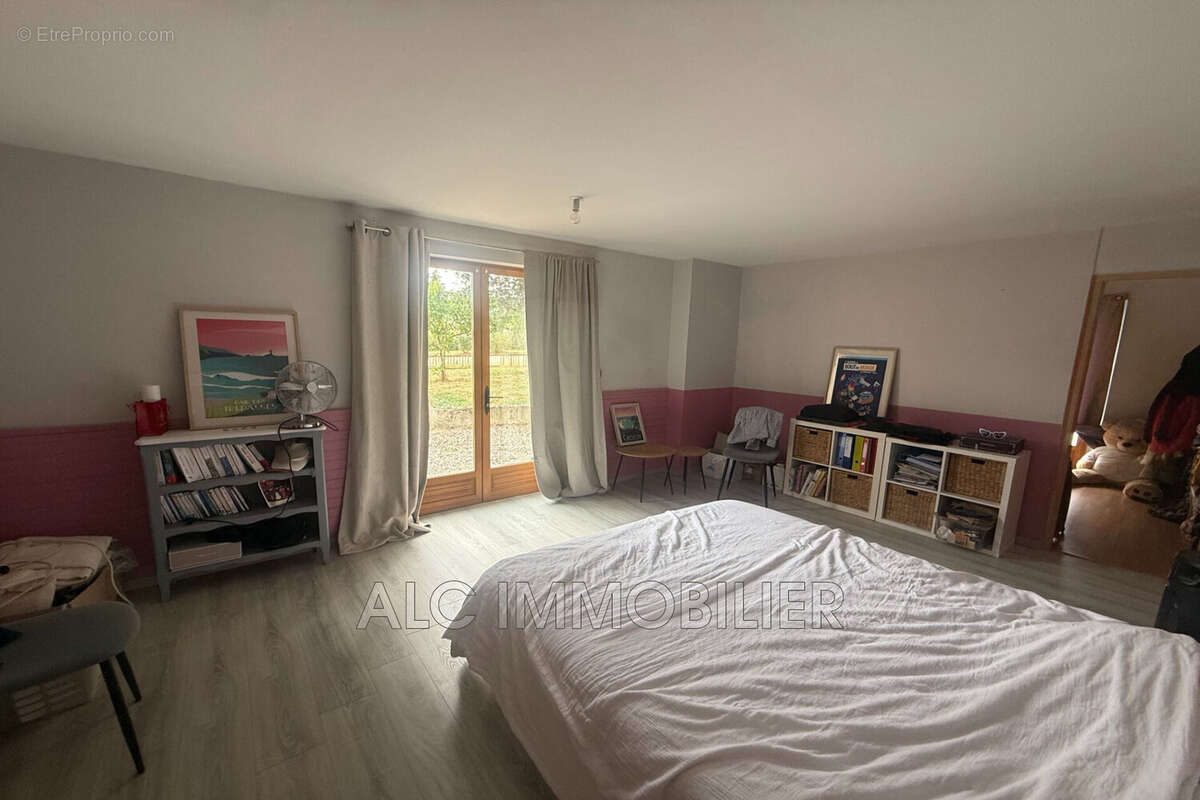 Maison 168 m² à Pizieux  - photo 7