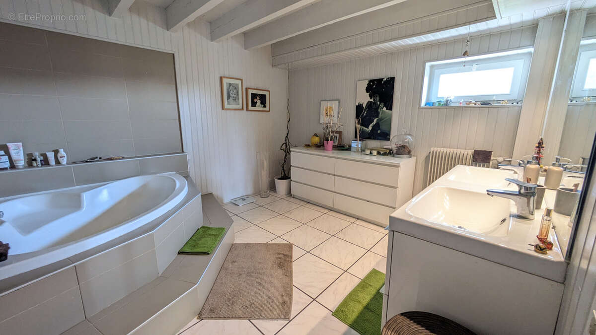 Maison à CHATELGUYON