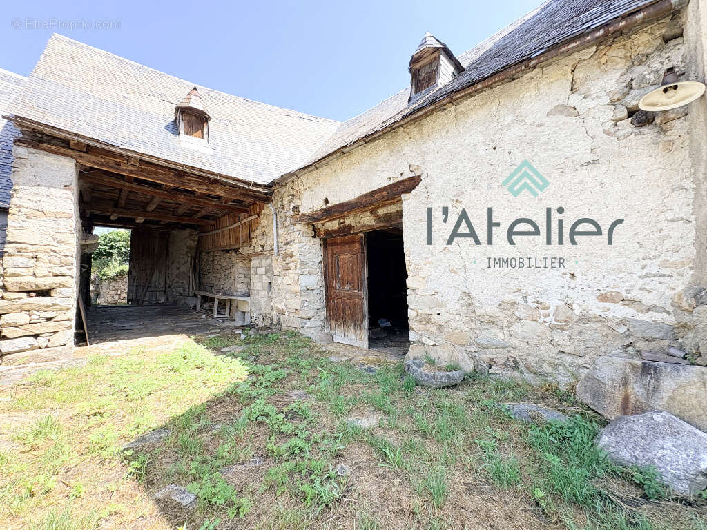 La Porte du Louron - Grande maison et grange attenante à rénover - photo 11