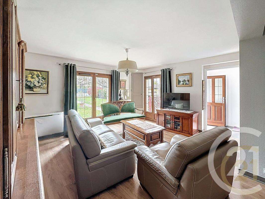 Maison à VILLENEUVE-LE-ROI