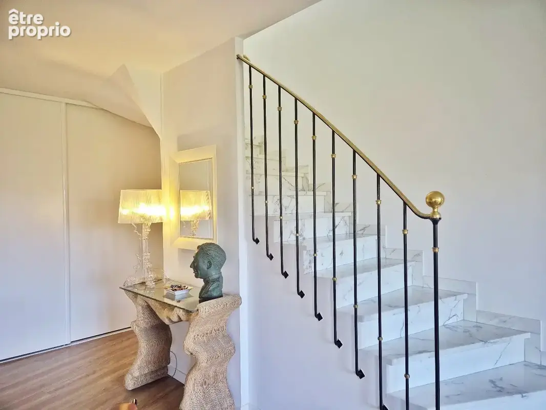 Luxueux Duplex avec Vue Panoramique sur Béziers, Dernier étage & Ascenseur Privé - photo 9