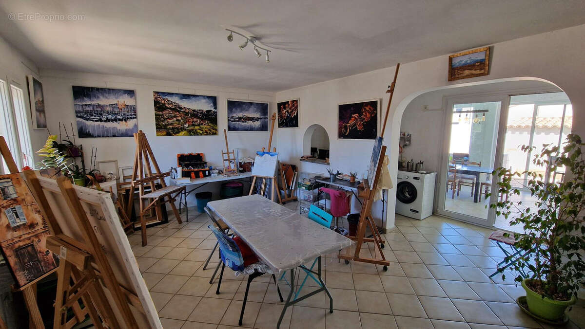 Maison à MAUGUIO