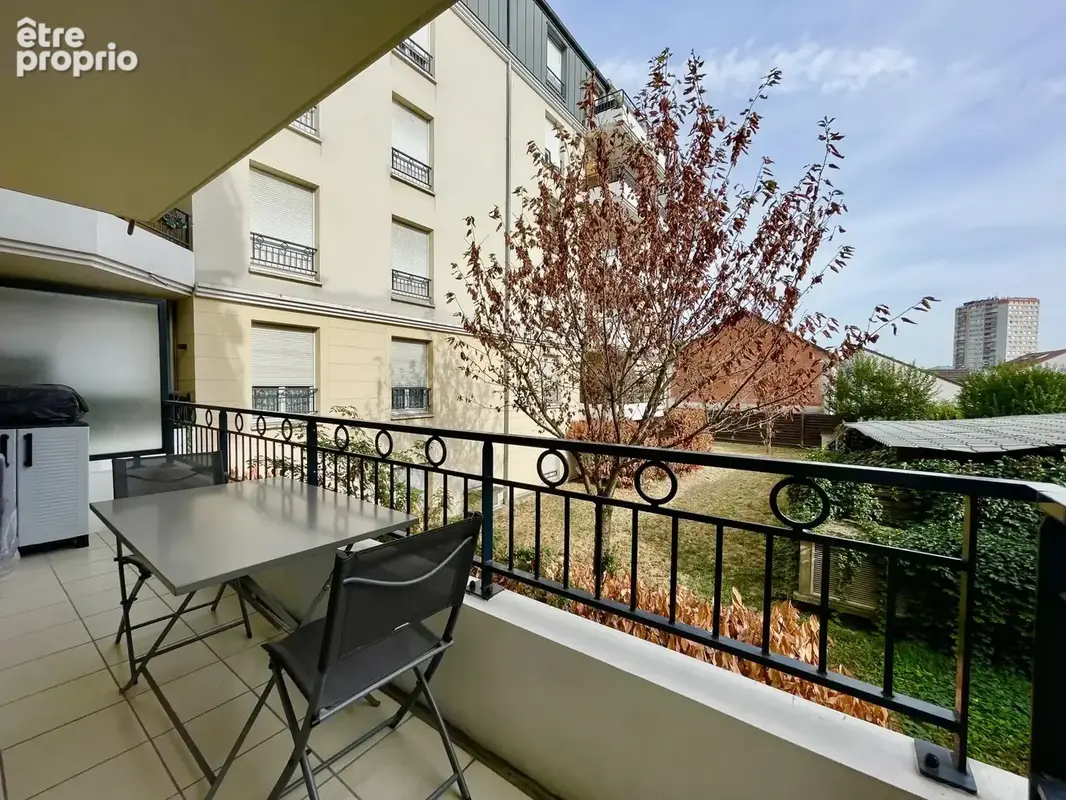 DRANCY - LA MUETTE - F3 de 52m² avec balcon et 2 parkings - proche centre-ville - faibles charges - photo 10