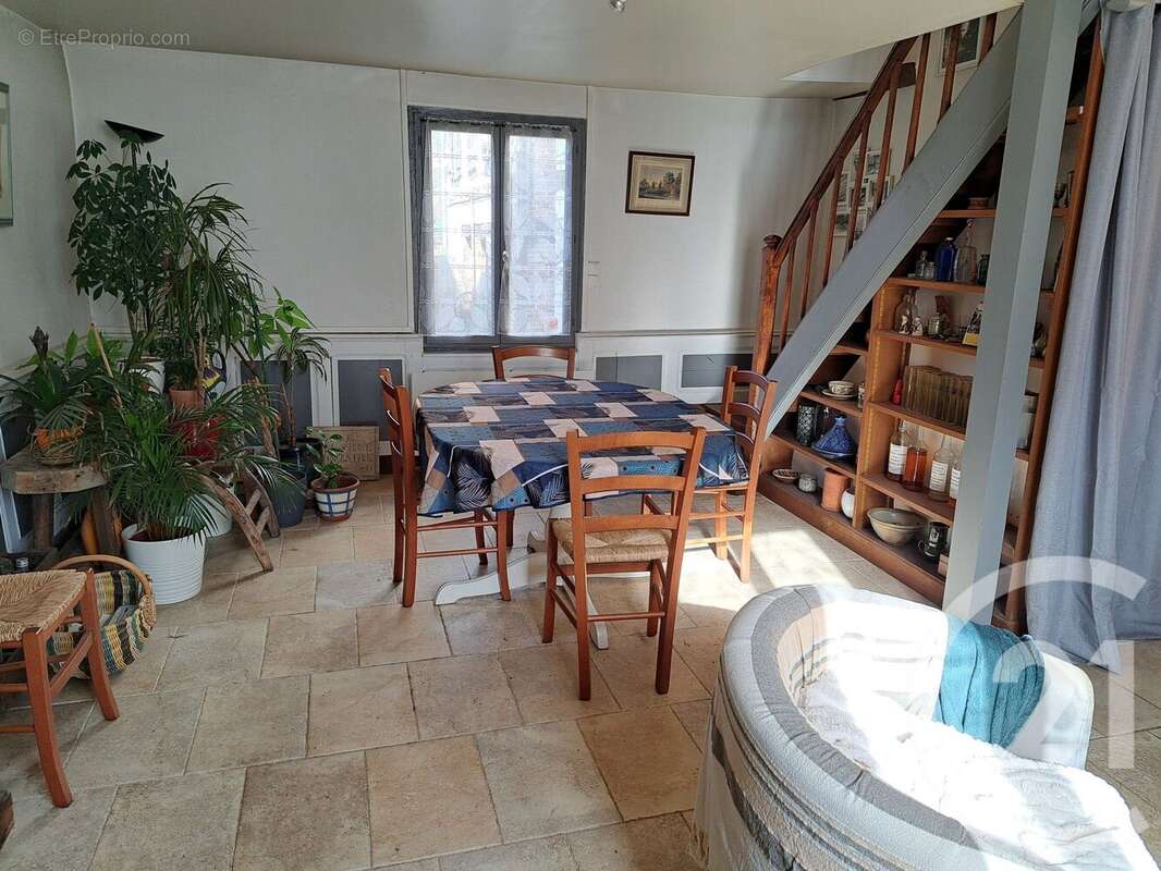 Maison à MONTREUIL-L'ARGILLE