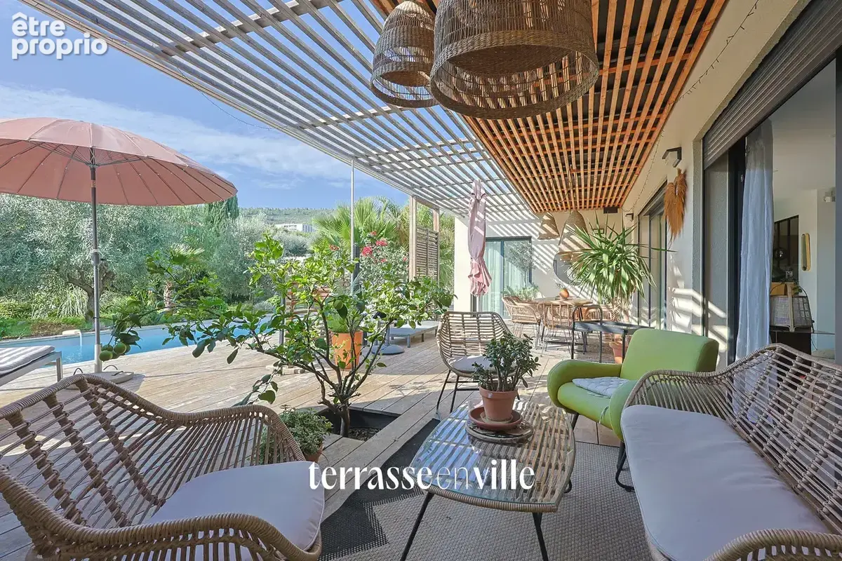 La Ciotat   Quartier résidentiel - Villa d’architecte de 200 m2   Piscine - 1 458 000€ - photo 4
