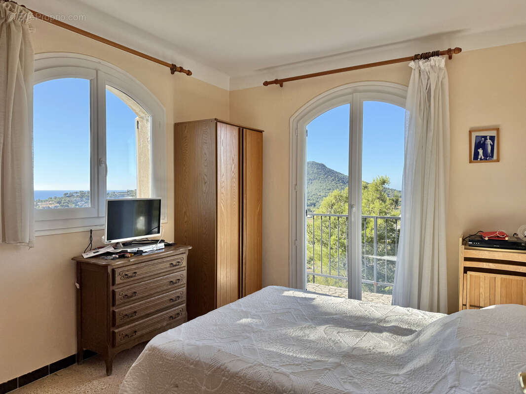 Maison à CARQUEIRANNE