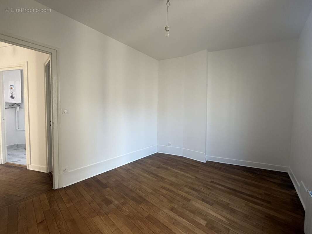 Appartement 43 m² à Paris-18e  - photo 8