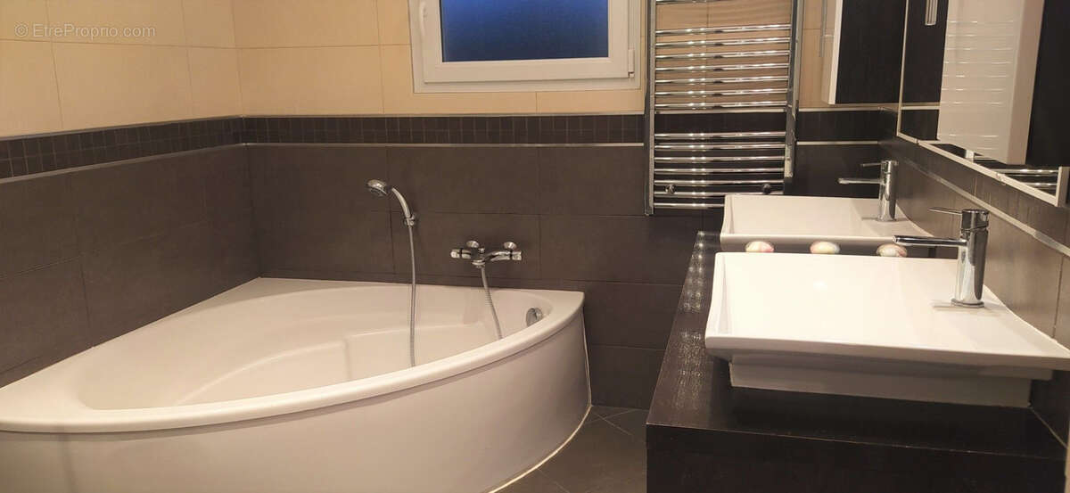 Maison à HAUTERIVES