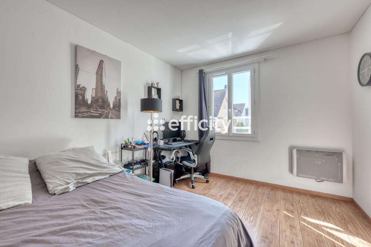 Maison à COMBS-LA-VILLE