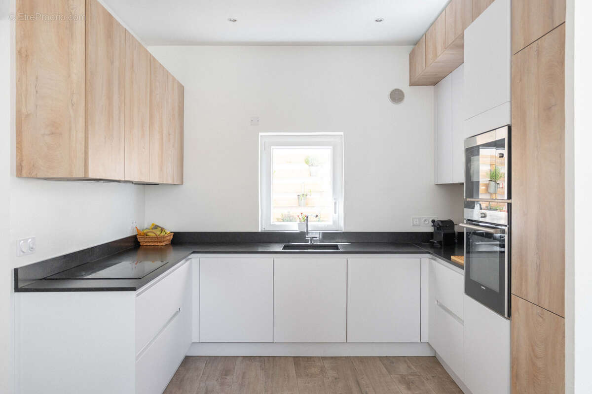 Appartement à MARSEILLE-5E