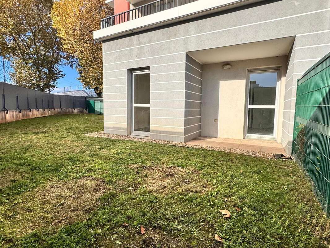   - Appartement à VILLEFRANCHE-SUR-SAONE