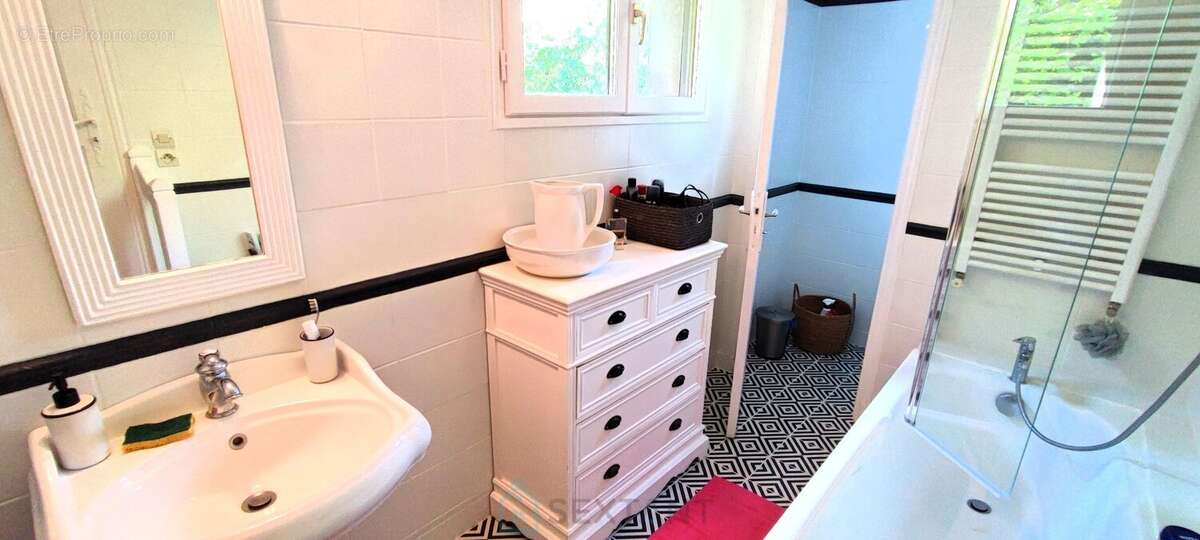 Maison à BOURG-ACHARD