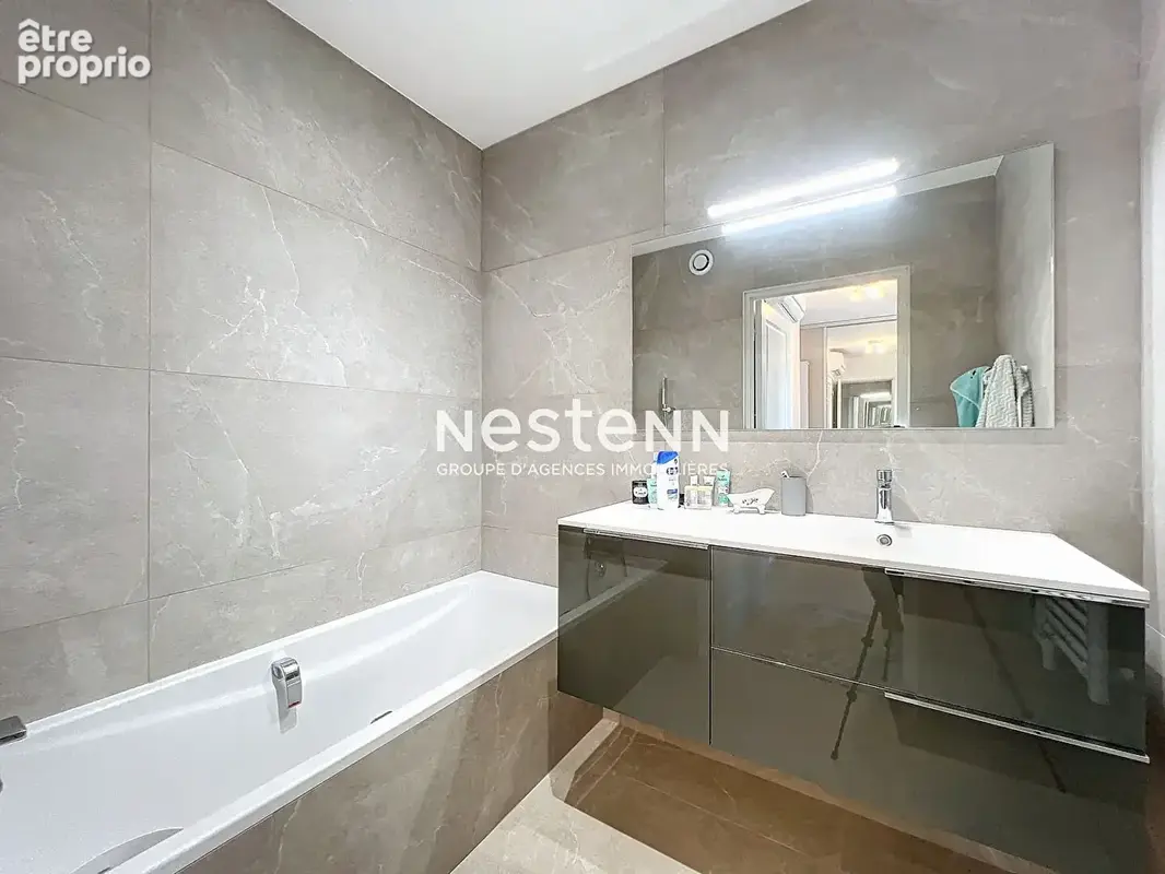 Golfe Juan - 4P - 95m2 - Secteur COURCETTES - Terrasse - Garage - Piscine - Dernier étage - Refait à neuf - Sud - photo 10