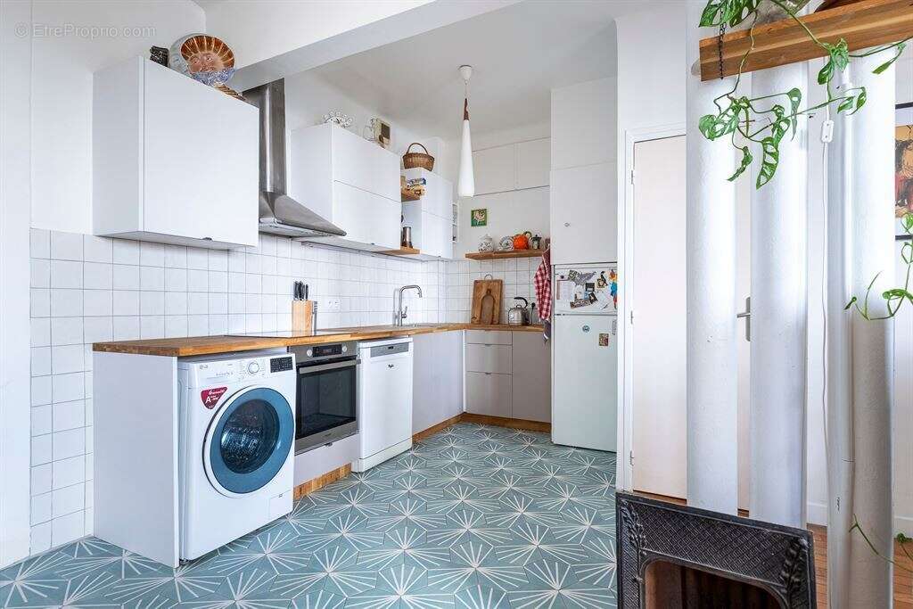 Appartement à PARIS-18E
