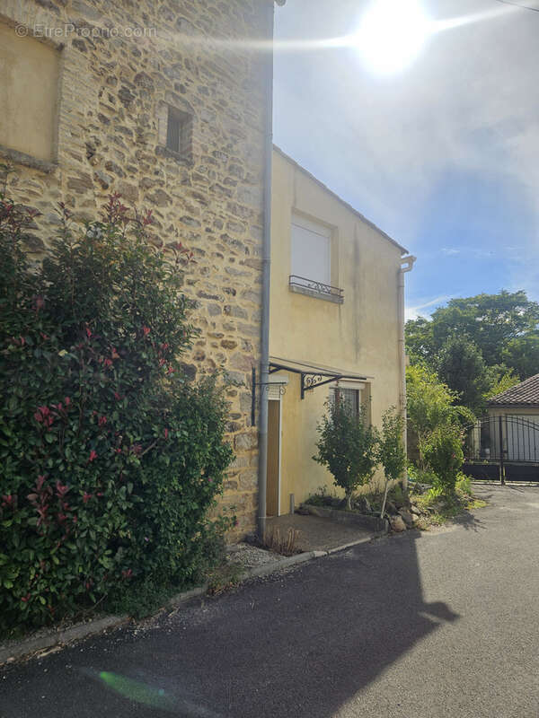 Maison à LAVAL-PRADEL