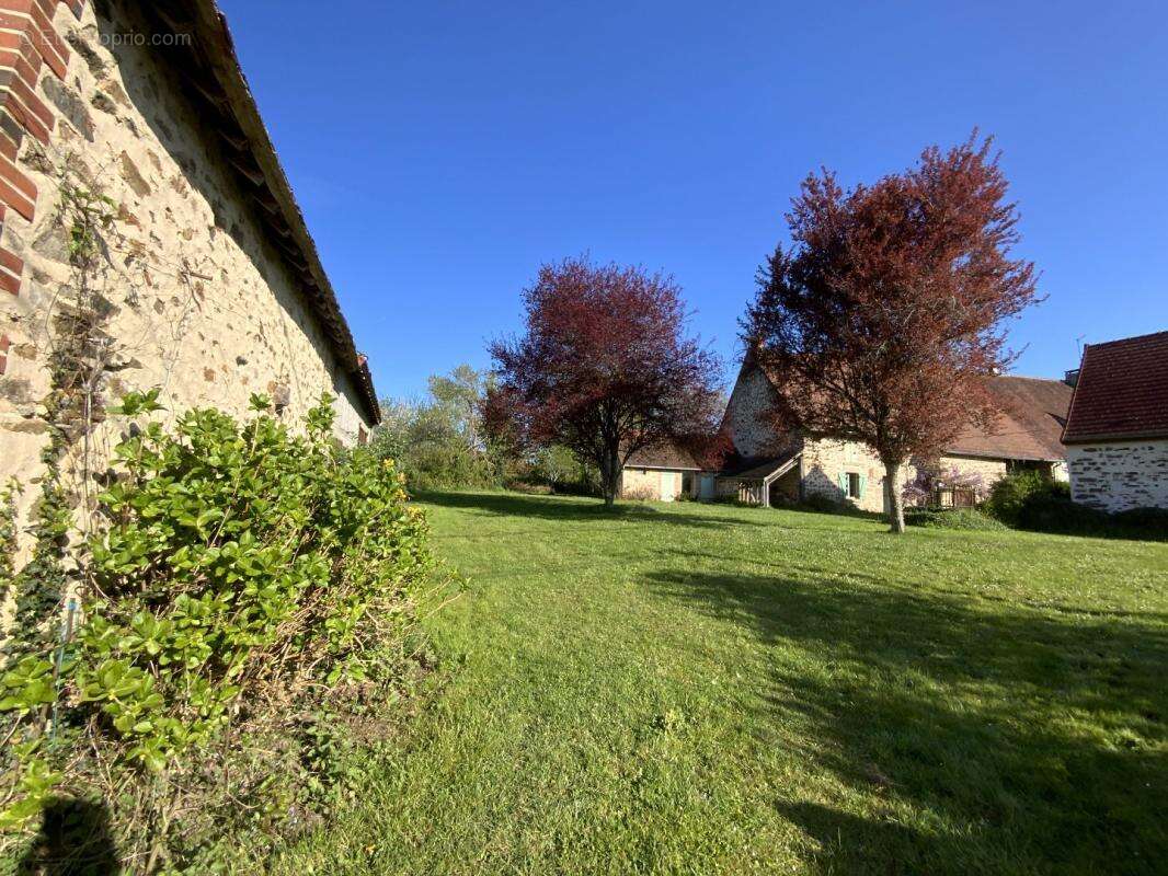 Maison à LOURDOUEIX-SAINT-PIERRE