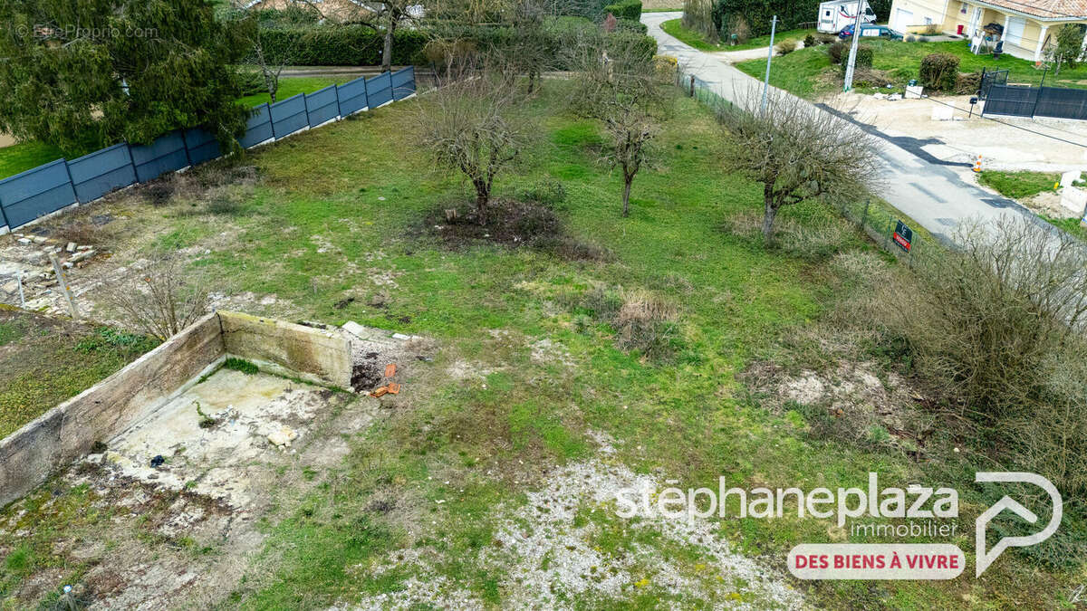 Terrain à bâtir de 1285 m² à Viriat - multiples possibiltiés - photo 4