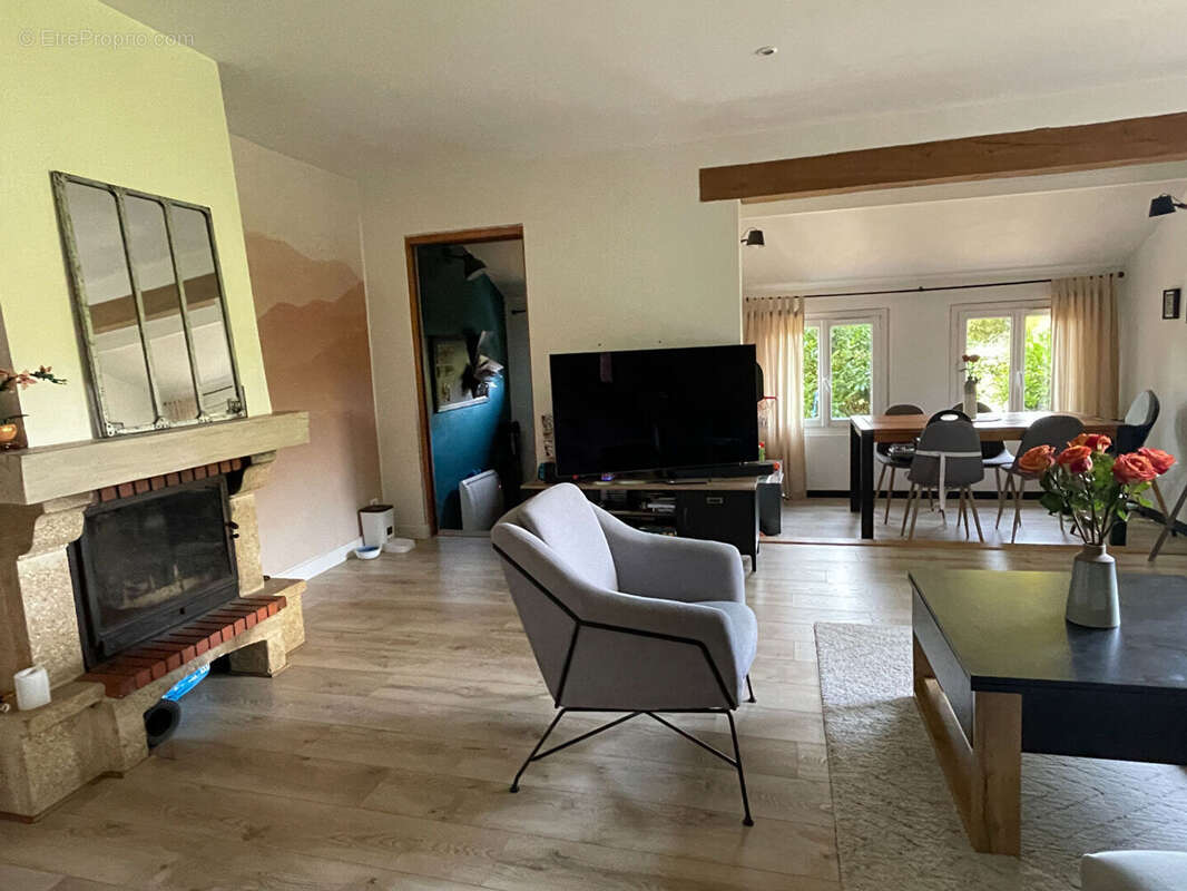 Maison à LES ESSARTS-LE-ROI