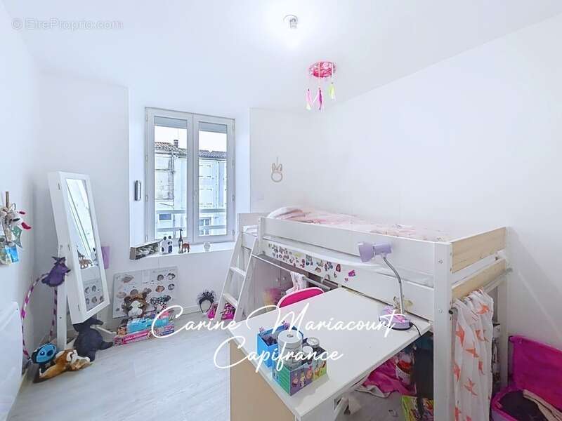 Appartement à LA CRECHE