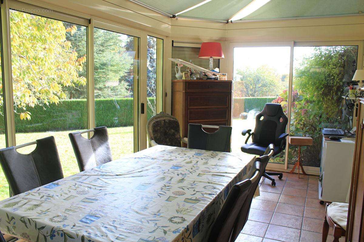 Maison à LA CELLE-LES-BORDES