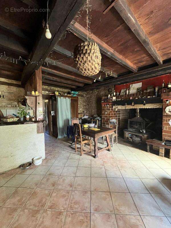 Maison à SAINT-FRONT-D'ALEMPS