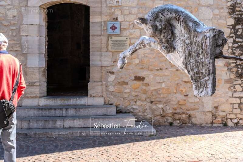 Commerce à LE CASTELLET