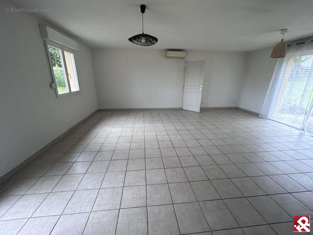 Maison à LA SOUTERRAINE