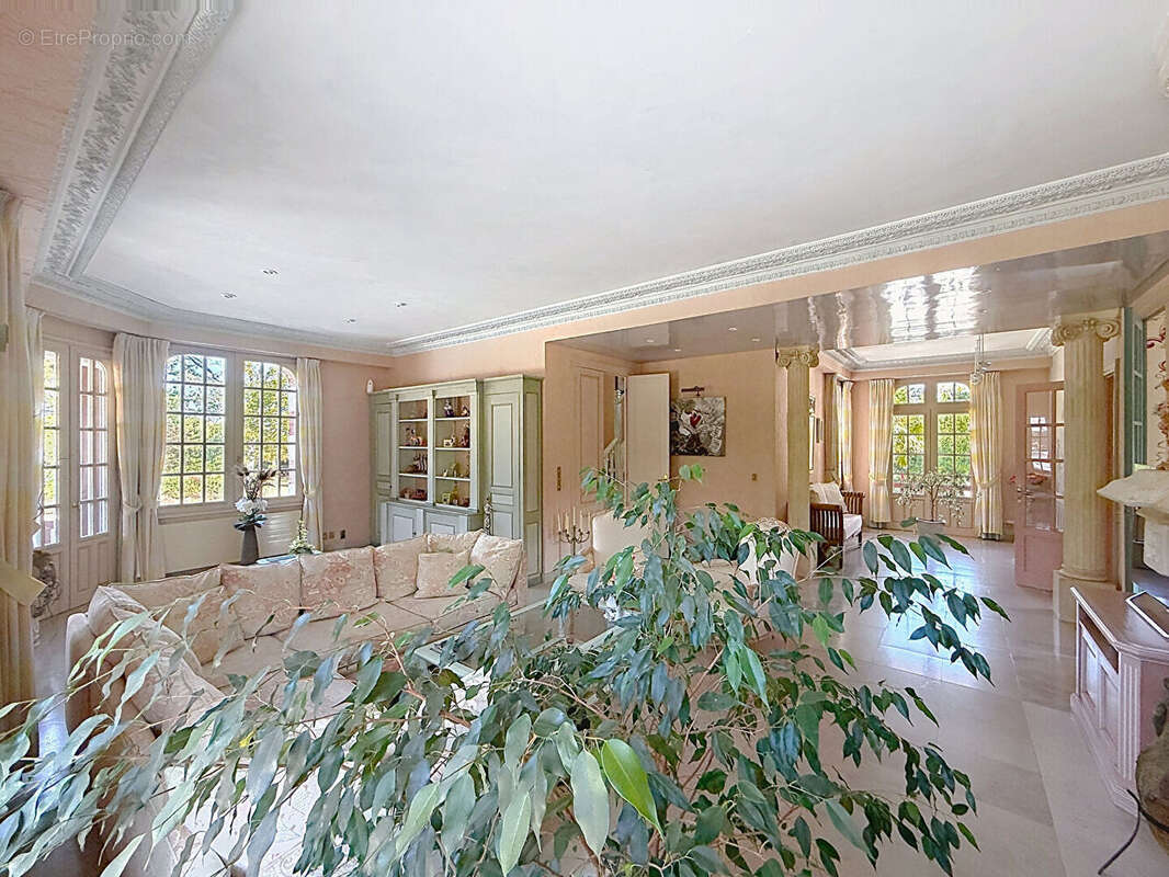 EXCLUSIVITE - VARAVILLE -  Proche mer. Villa Anglo-Normande d'exception et son parc. - photo 6