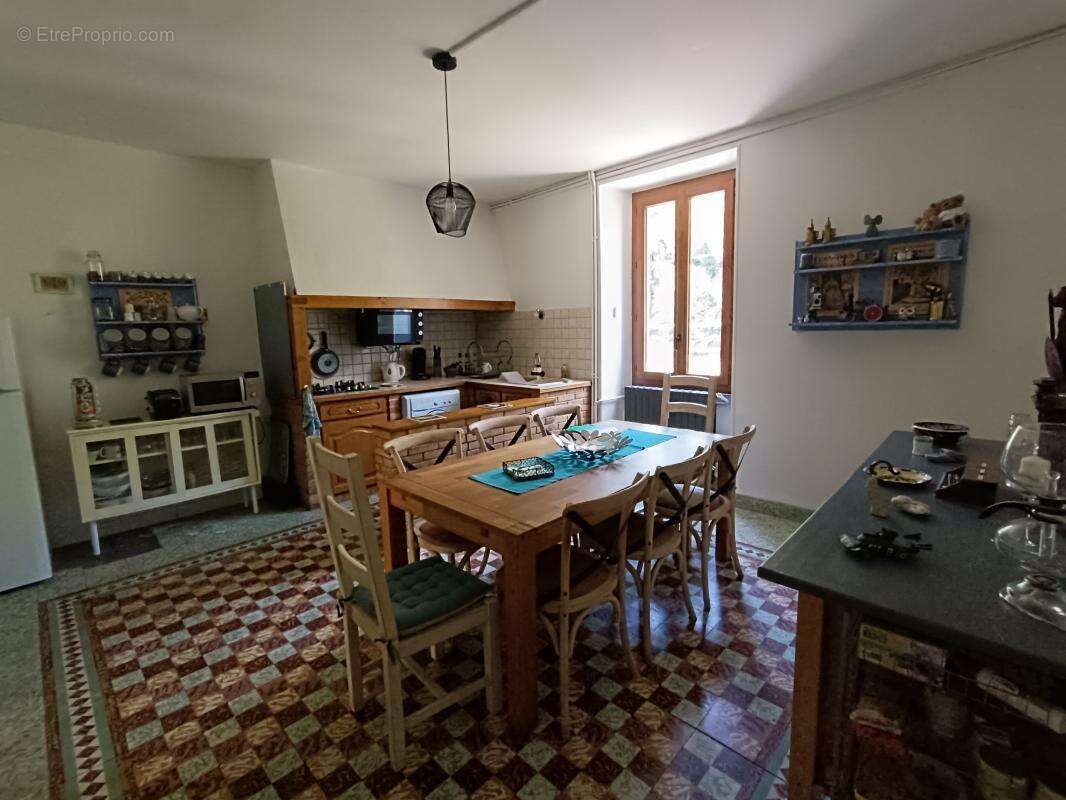 Appartement à ROBIAC-ROCHESSADOULE