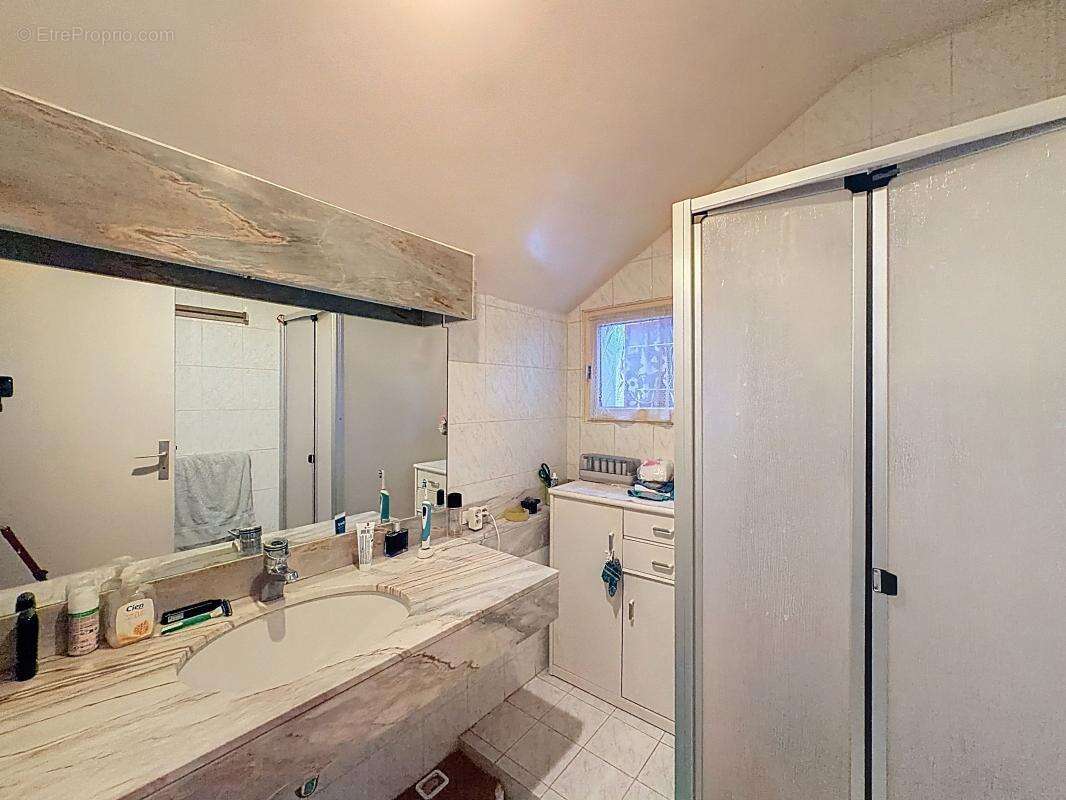 Maison à VOISINS-LE-BRETONNEUX