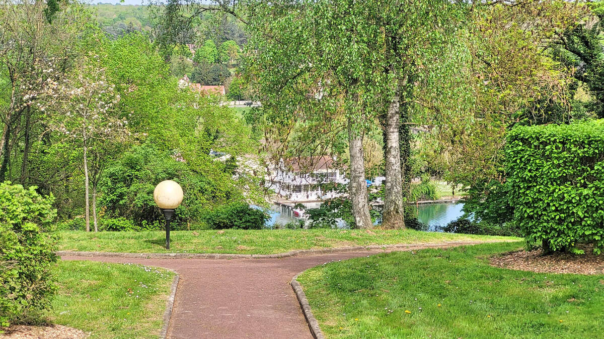 Appartement à LE COUDRAY-MONTCEAUX