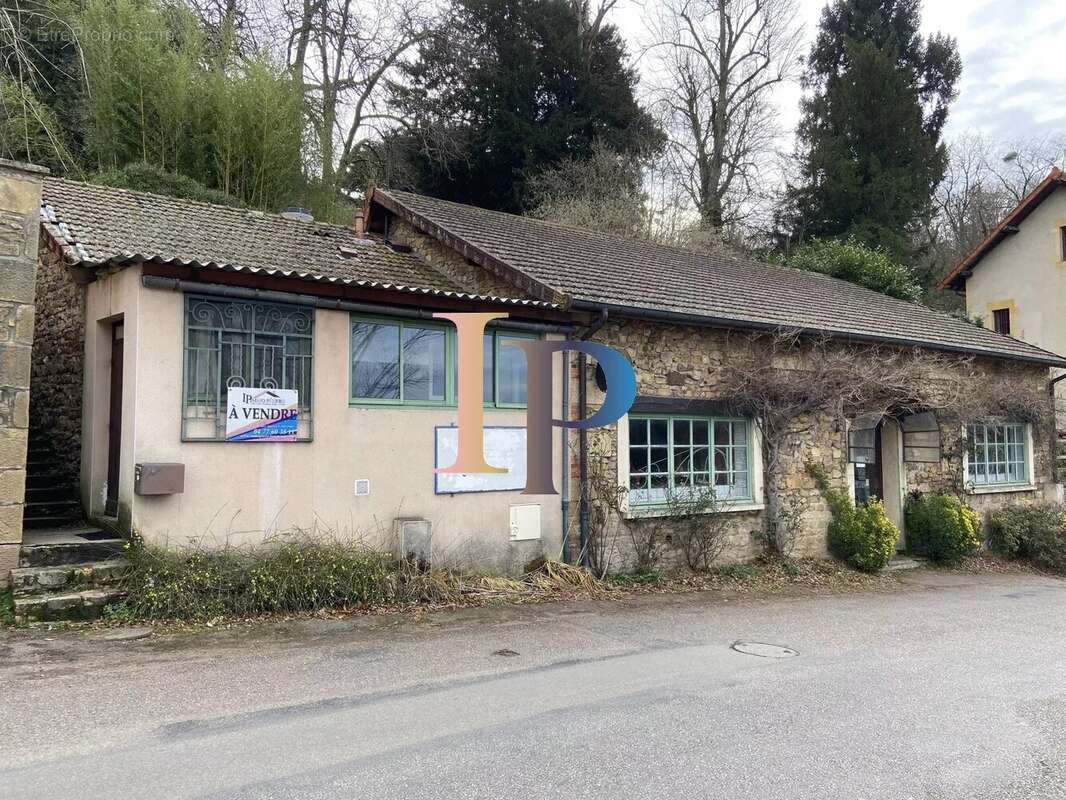 Maison à CHATEAUNEUF