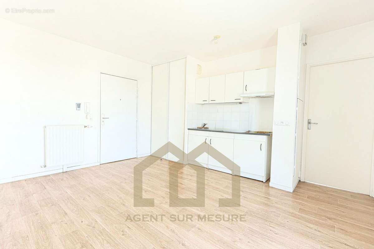 Appartement à AUBERVILLIERS