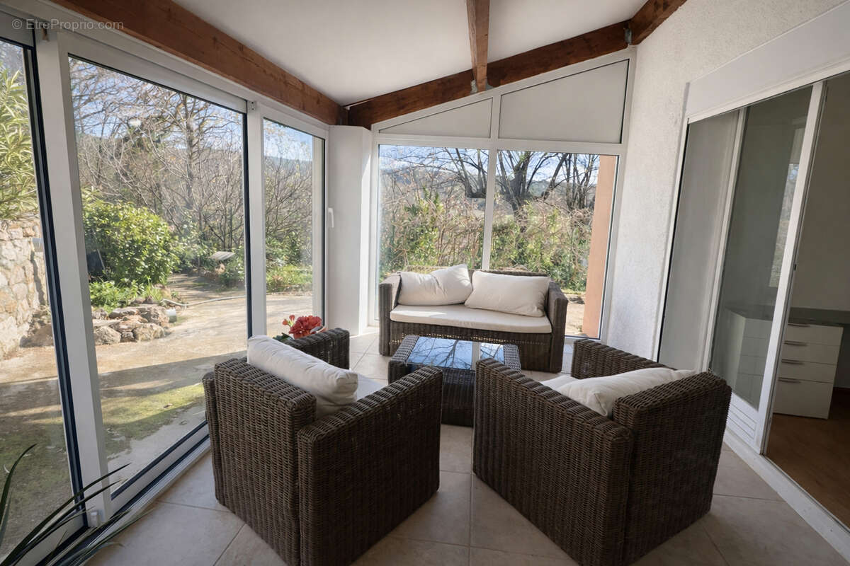 Maison à FLASSANS-SUR-ISSOLE