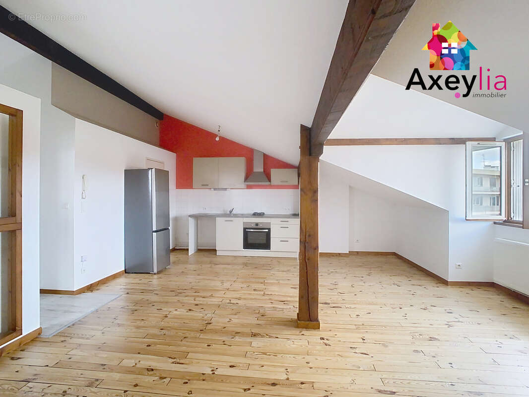 Appartement à LE COTEAU