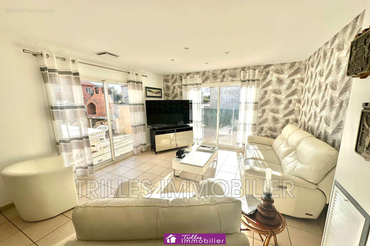 Maison à SAINT-LAURENT-DE-LA-SALANQUE