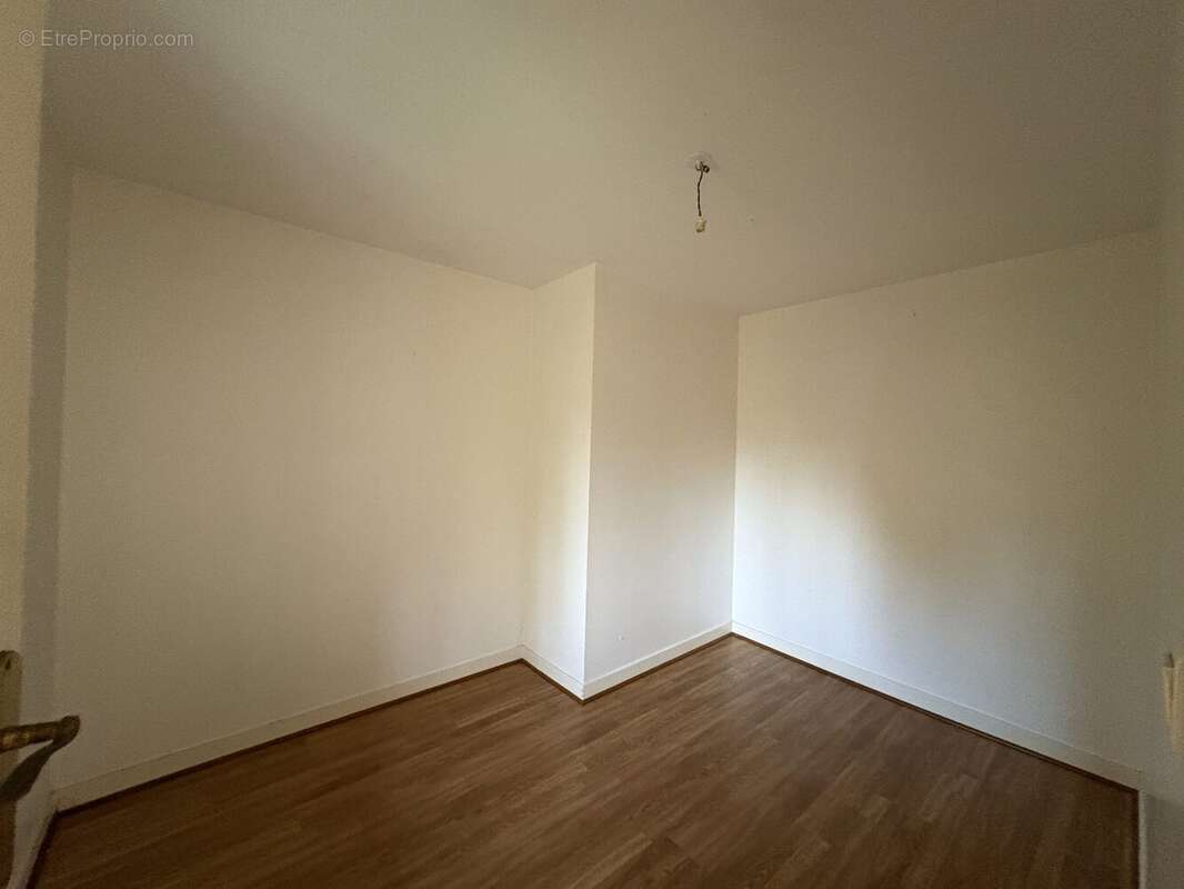 Maison à MONTAIGU-LES-BOIS