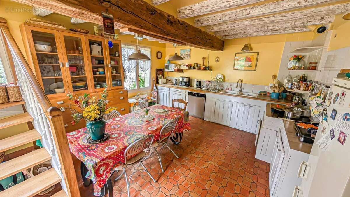 Maison à SAINT-VINCENT-DU-LOROUER