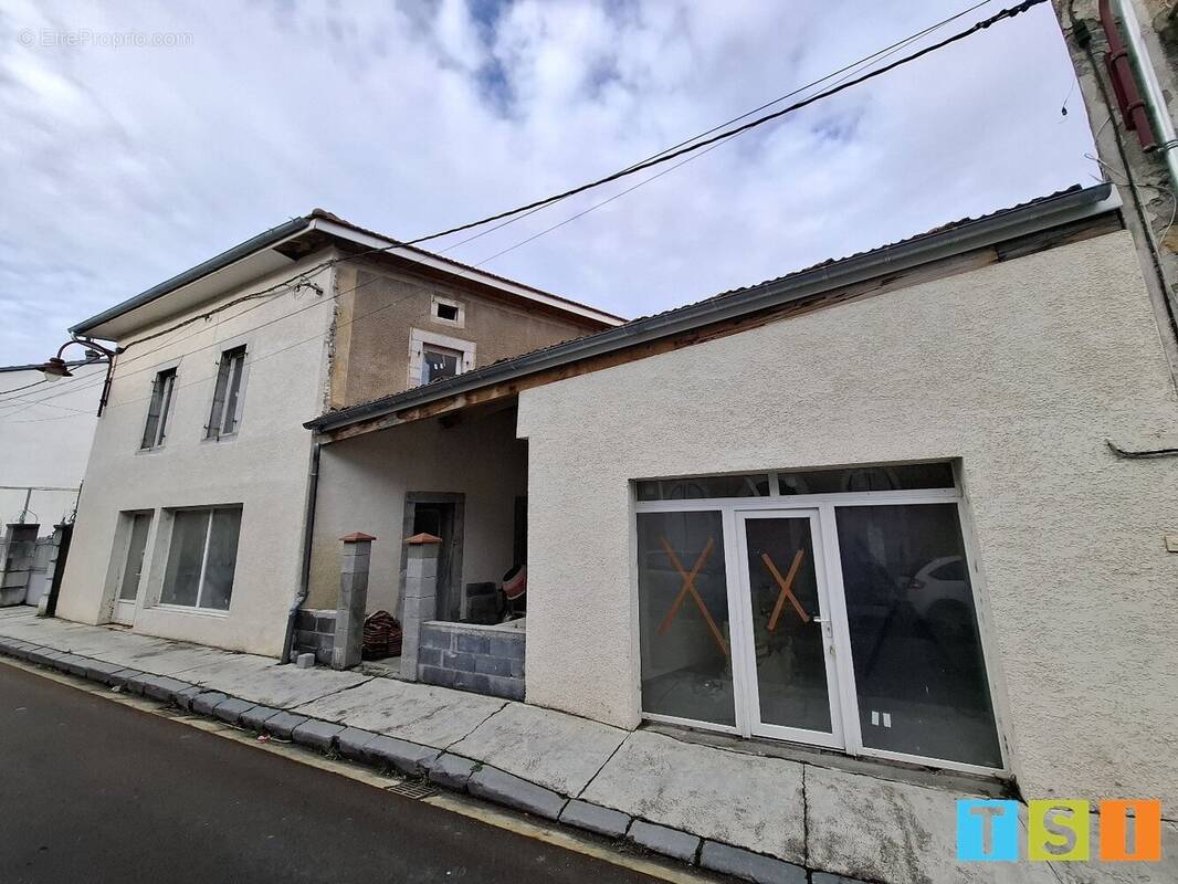 Maison à LOURES-BAROUSSE