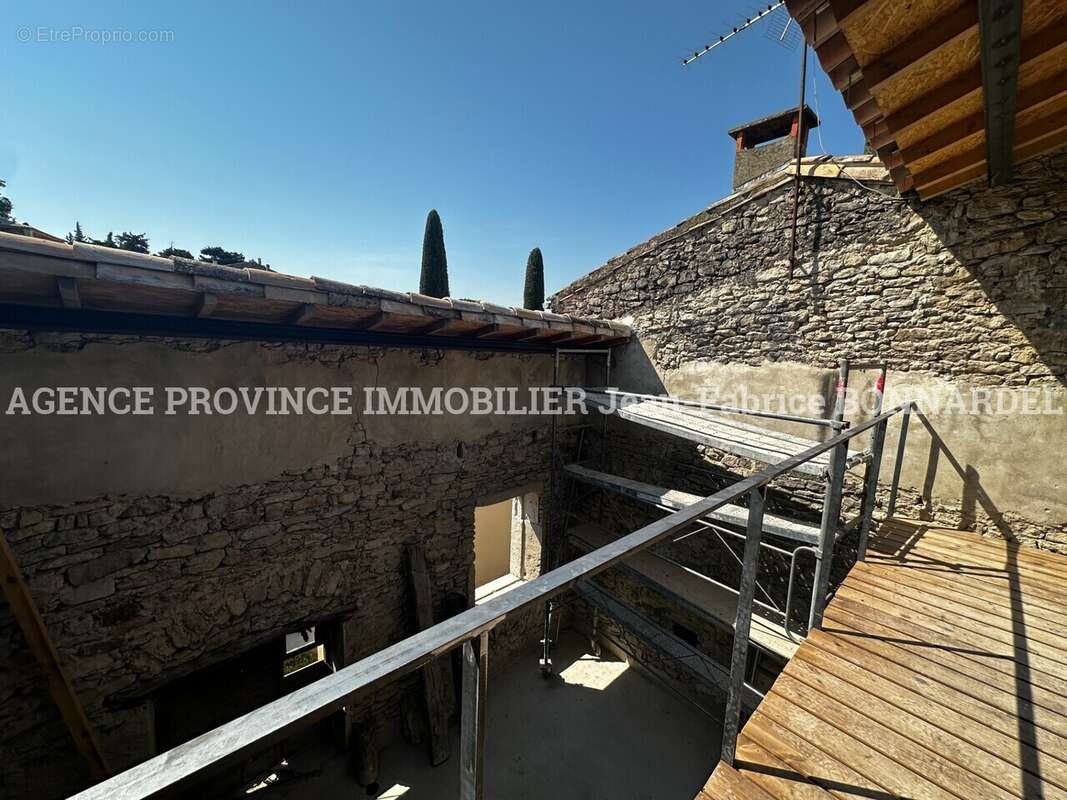 Maison 170 m² à Rousset-Les-Vignes  - photo 12
