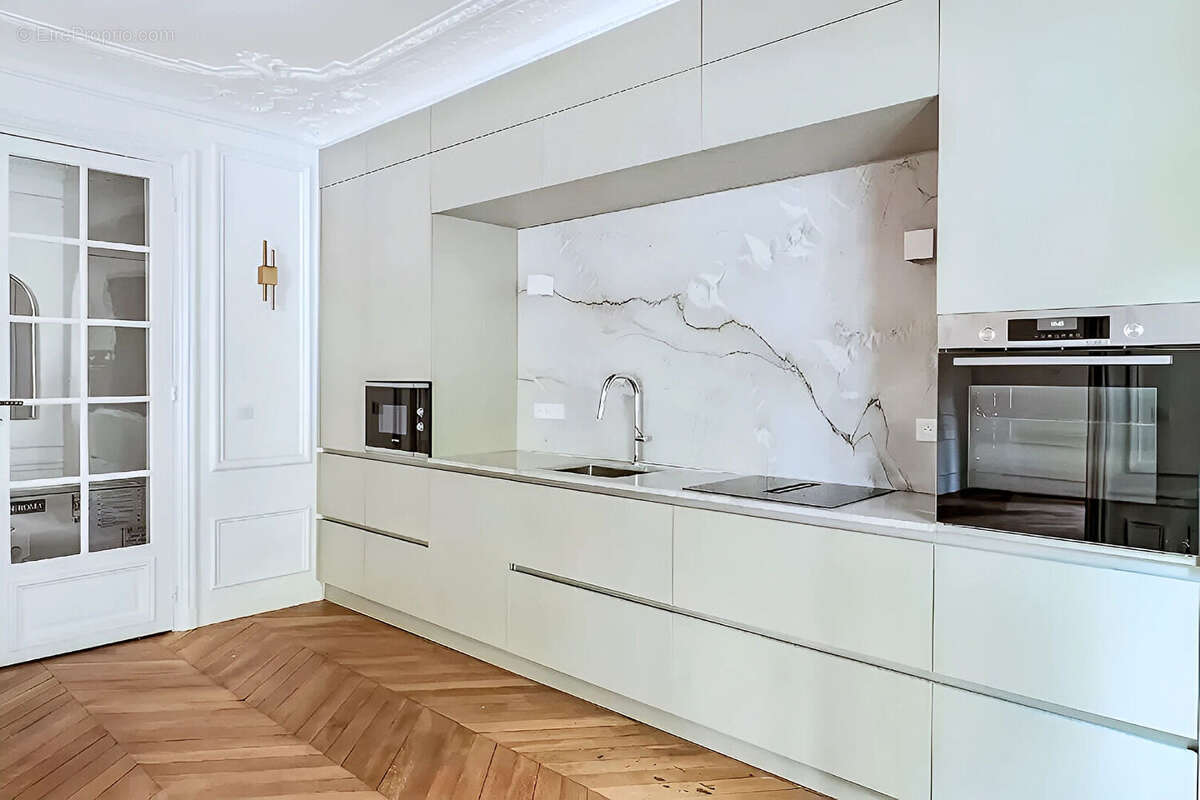 Appartement à PARIS-7E