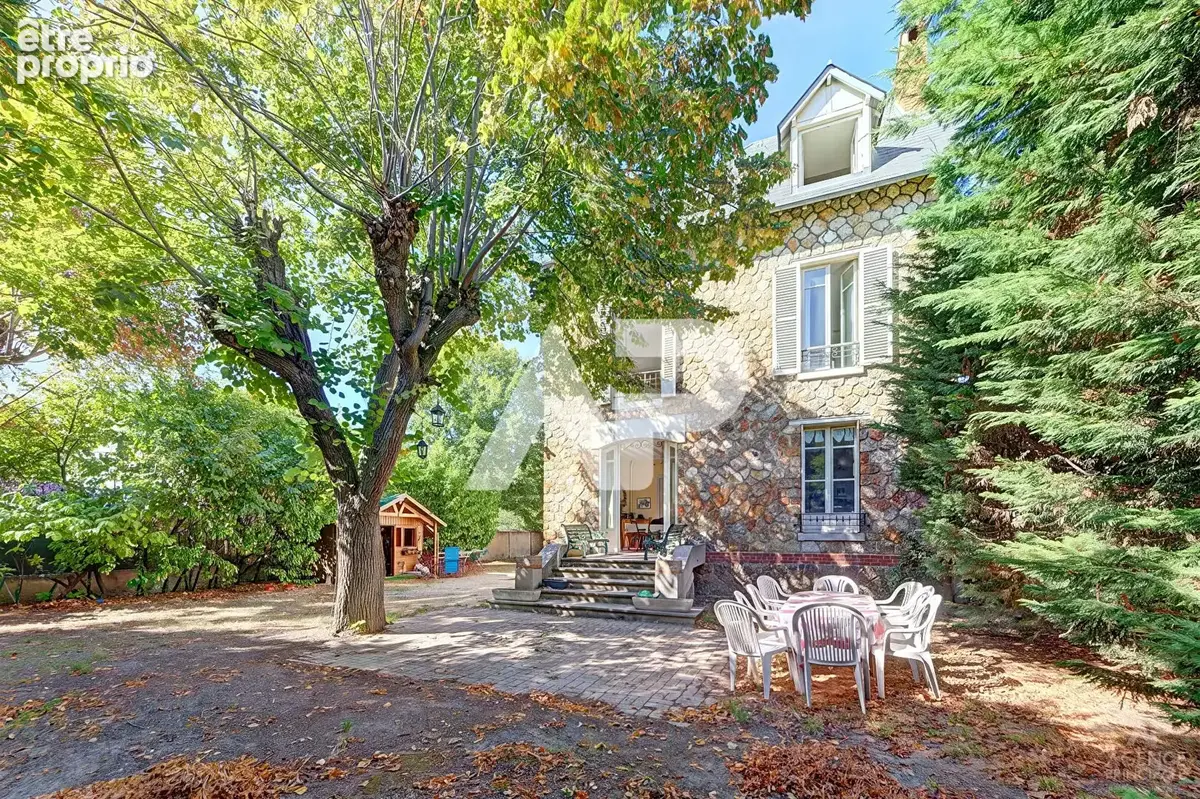 Photo Maison à Rueil-Malmaison au prix de 1 595 000€