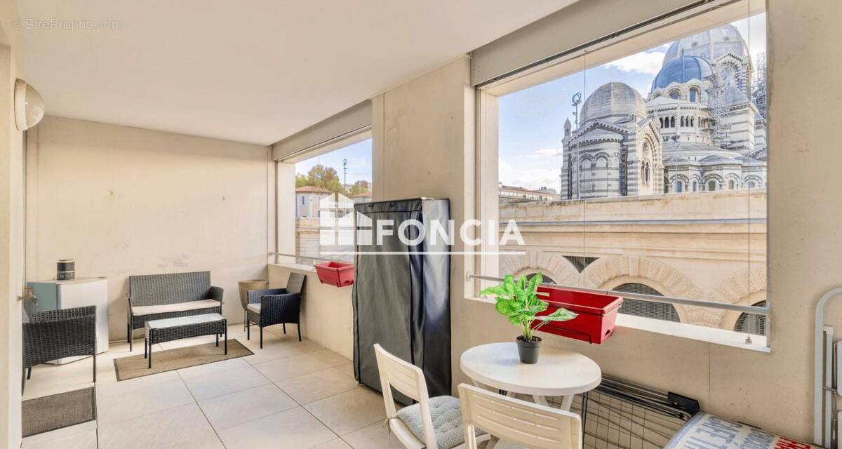 Appartement à MARSEILLE-2E